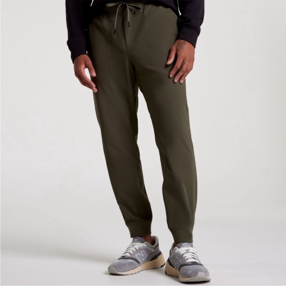VRST Mens Limitless Performance Slim Fit Jogger Olive Green Small Like New